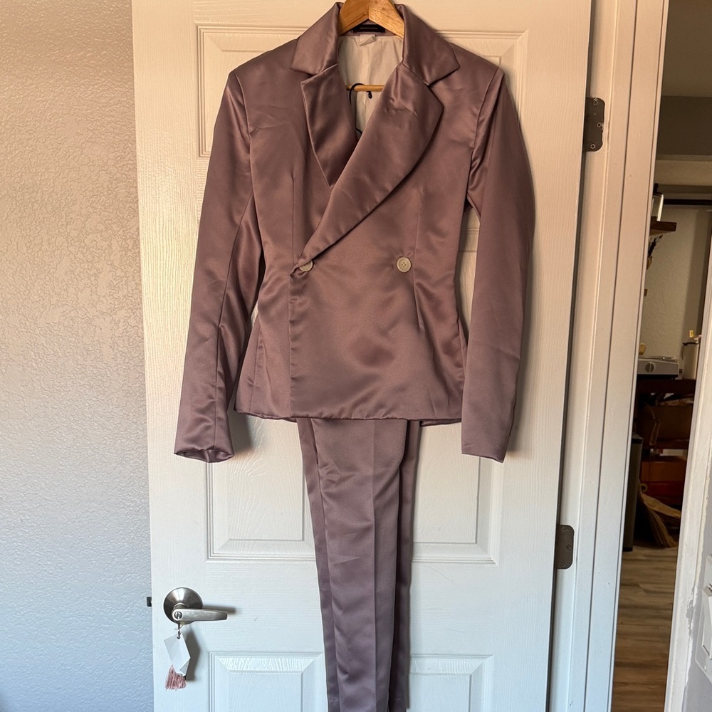 Elegant Mauve Blazer and Suit Set